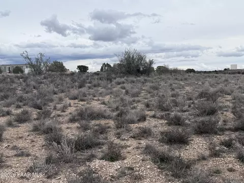 25672 N Lopez Dr, Paulden, AZ 86334