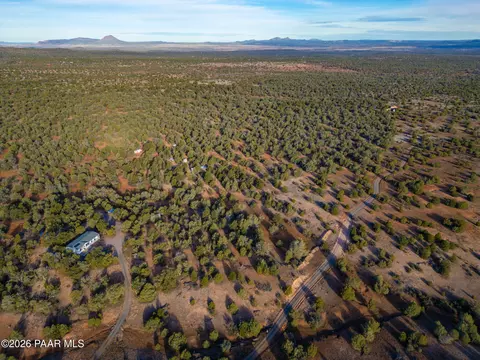 39500 N Kimlee Rd, Ash Fork, AZ 86320 photo 5