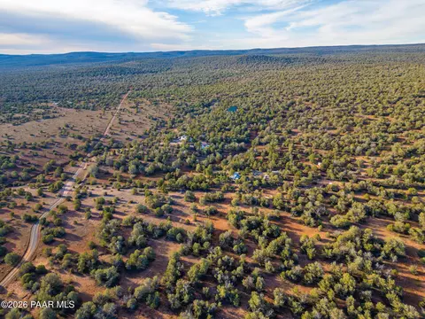 39500 N Kimlee Rd, Ash Fork, AZ 86320 photo 12