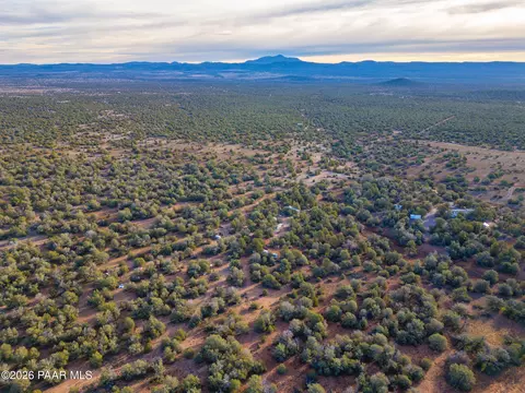 39500 N Kimlee Rd, Ash Fork, AZ 86320 photo 6
