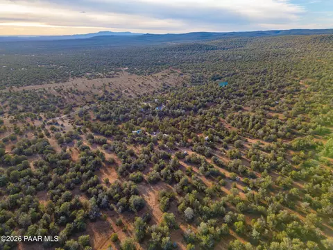 39500 N Kimlee Rd, Ash Fork, AZ 86320 photo 10