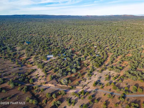 39500 N Kimlee Rd, Ash Fork, AZ 86320