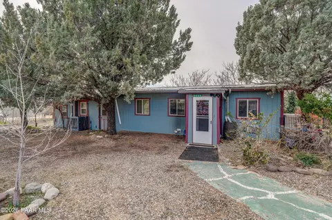 9040 S Magby Dr, Wilhoit, AZ 86332