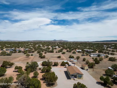 53845 N Cedar Dr, Seligman, AZ 86337 photo 5