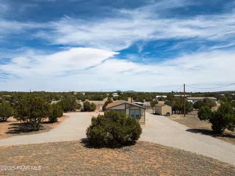 53845 N Cedar Dr, Seligman, AZ 86337 photo 2
