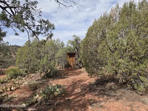 Exterior - 38125 N Snake Rd, Ash Fork, AZ 86320 photo 3 of 10