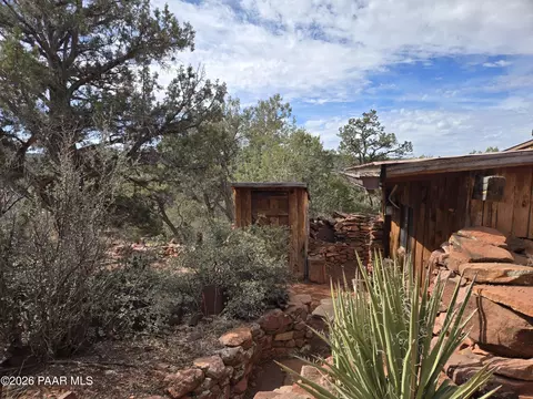 Exterior - 38125 N Snake Rd, Ash Fork, AZ 86320 photo 6 of 10