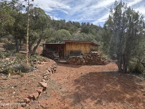 Exterior - 38125 N Snake Rd, Ash Fork, AZ 86320 photo 2 of 10