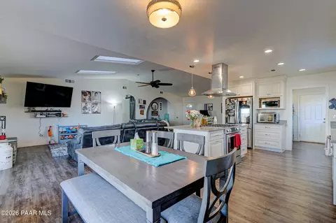 Dining - 10838 E Oxbow Dr, Dewey, AZ 86327 photo 1 of 5