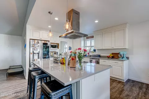 Kitchen - 10838 E Oxbow Dr, Dewey, AZ 86327 photo 2 of 3