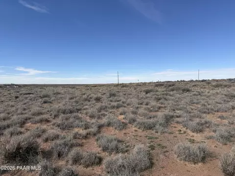 7714 Pine St, Holbrook, AZ 86029