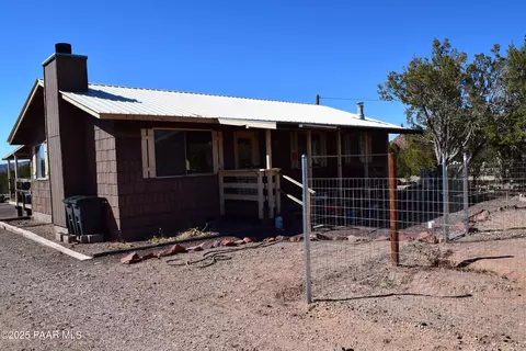 25633 El Dorado Dr, Seligman, AZ 86337