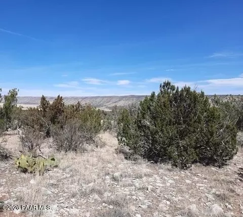 29118 W Stagecoach Ln, Seligman, AZ 86337