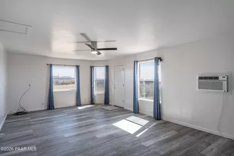 Living - 16751 E Leprechaun Rd, Dewey, AZ 86327 photo 8 of 8