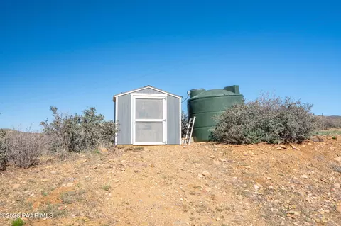 Exterior - 16751 E Leprechaun Rd, Dewey, AZ 86327 photo 8 of 11