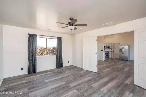 Living - 16751 E Leprechaun Rd, Dewey, AZ 86327 photo 5 of 8