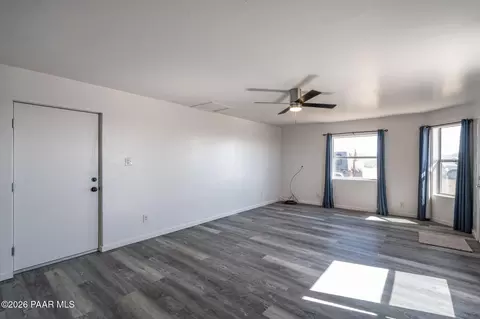 Living - 16751 E Leprechaun Rd, Dewey, AZ 86327 photo 7 of 8