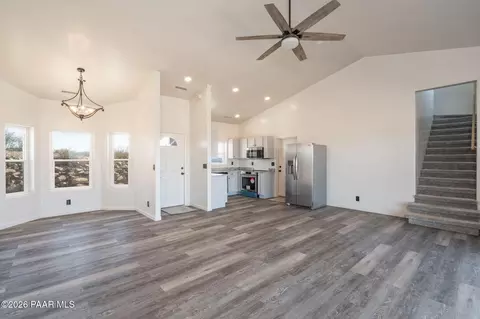 Living - 16751 E Leprechaun Rd, Dewey, AZ 86327 photo 3 of 8