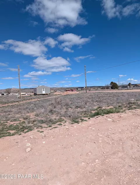 12 W Baja Rd, Paulden, AZ 86334 photo 4