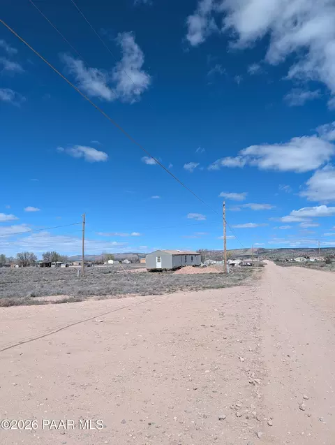 12 W Baja Rd, Paulden, AZ 86334 photo 5