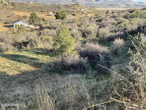 18207 Tawny Ln, Peeples Valley, AZ 86332