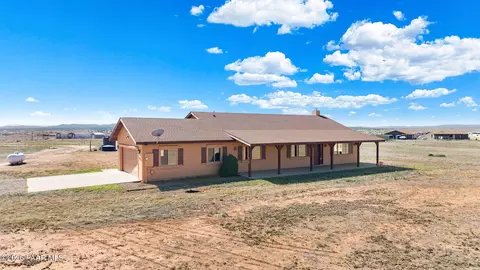 3925 W Harvest Way, Paulden, AZ 86334