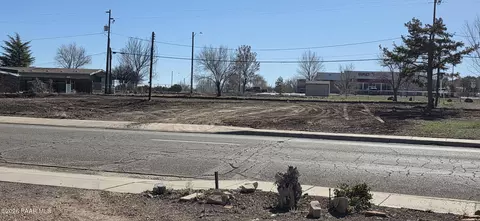 127 Lewis Ave, Ash Fork, AZ 86320