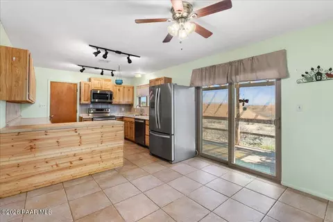 Kitchen - 17829 E Jackrabbit Rd, Mayer, AZ 86333 photo 1 of 3