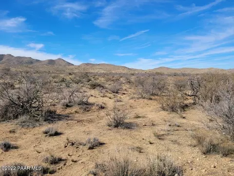 44 W Traveler Way # B, Congress, AZ 85332