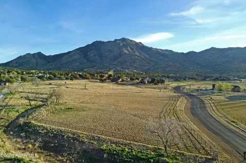 8935 N Callahan Rd, Prescott, AZ 86305