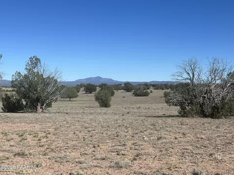 26 Nighthawk Rd, Ash Fork, AZ 86320 photo 2