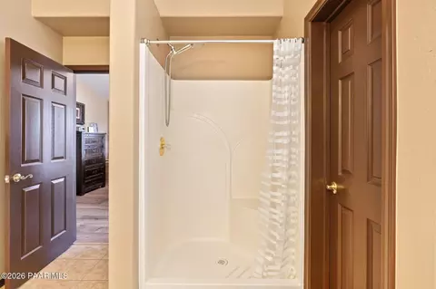 Bath - 650 E Rimrock Rd, Paulden, AZ 86334 photo 4 of 5