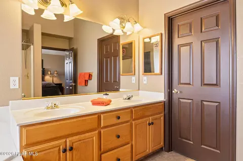 Bath - 650 E Rimrock Rd, Paulden, AZ 86334 photo 2 of 5