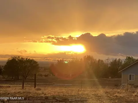 3128 W Onyx Rd, Paulden, AZ 86334