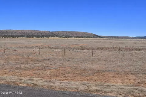 000 Fort Rock Rd, Seligman, AZ 86337