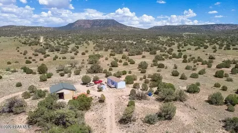 37500 W Bullet Rd, Seligman, AZ 86337