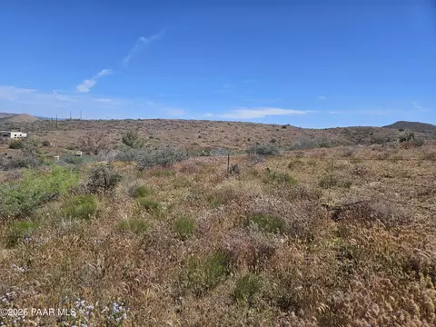 16977 S Madonna Rd, Mayer, AZ 86333