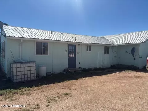 12 Nelson Canyon Rd, Seligman, AZ 86337