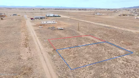 390 W Hawaii Rd, Paulden, AZ 86334