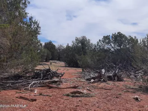 54255 N Castano Rd, Seligman, AZ 86337