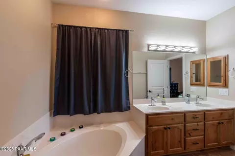 Bath - 12933 Ponce St, Dewey, AZ 86327 photo 2 of 3