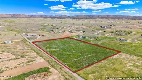 26235 N Stagecoach Pass, Paulden, AZ 86334