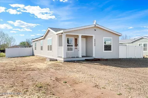 24380 N Marblehead Ave, Paulden, AZ 86334