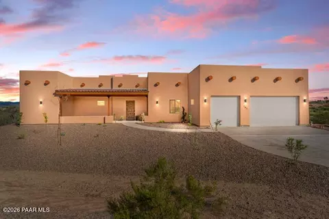 285 Ironwood Pl, Wickenburg, AZ 85390