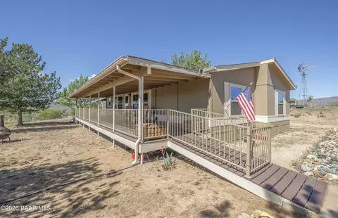 6790 Windmill Rd, Skull Valley, AZ 86338