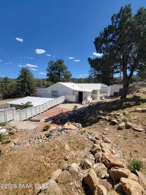 1352 Pine Dr, Prescott, AZ 86303