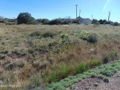 16405 S White Rock Ln, Mayer, AZ 86333