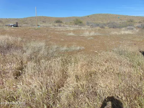 17098 E Spring Valley Rd, Mayer, AZ 86333 photo 3