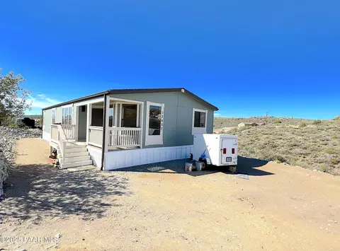 13627 E Scooter Ln, Mayer, AZ 86333