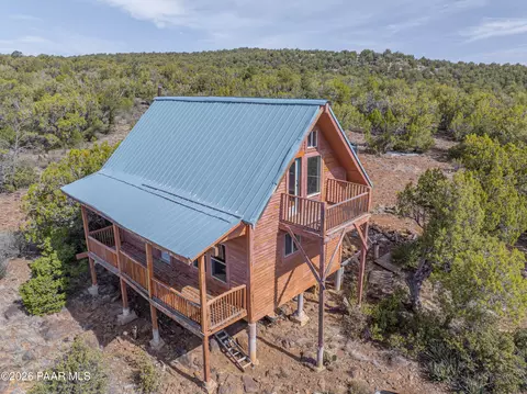 48370 N Ringtail Cat Way, Seligman, AZ 86337